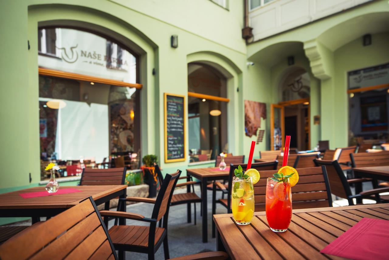 Residence U Cerne Veze Ceske Budejovice Bagian luar foto